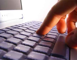 طرد من العمل فقام بالتشهير بمديرته على الانترنت! صورة رقم 1