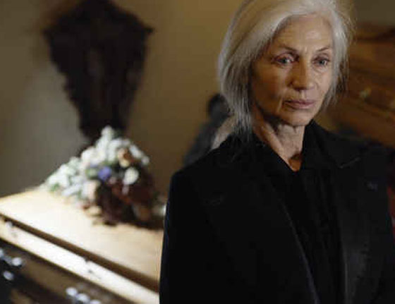 ذهبت لتزور قبر زوجها فتوفيت بجانبه! صورة رقم 1