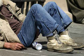 سكران يطلب من الشرطة سجنه لاعادة تأهيله!! صورة رقم 1 سكران يطلب من الشرطة سجنه لاعادة تأهيله!! صورة رقم 1