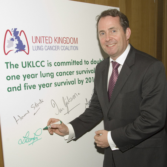 سطو على منزل وزير بريطاني يعرقل إعلانه بيان الحزب!!        صورة رقم 9