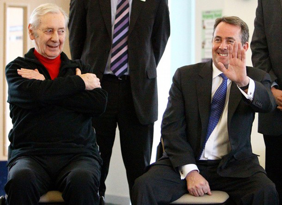 سطو على منزل وزير بريطاني يعرقل إعلانه بيان الحزب!!        صورة رقم 6