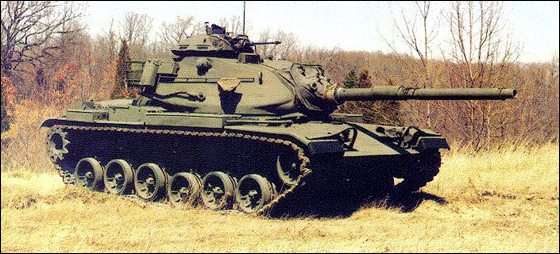 جنرال كرواتي يتجول مع سكرتيرته على متن دبابة!! صورة رقم 1