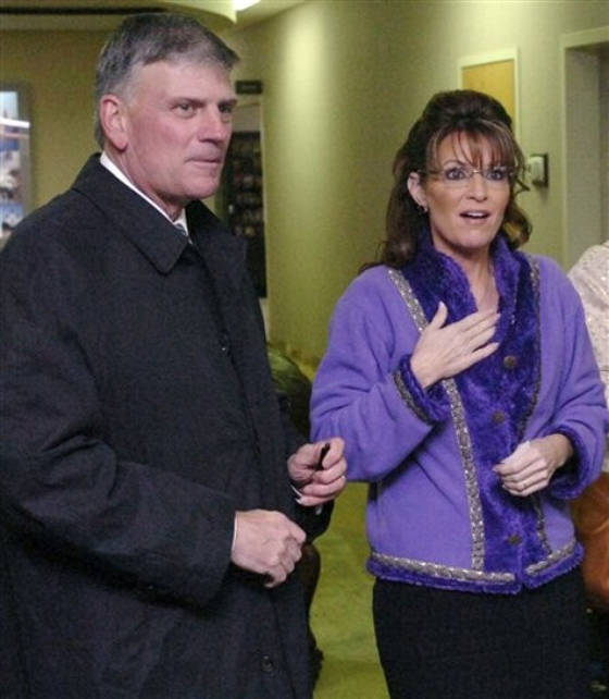 منع مبشر مسيحي من الصلاة في البنتاغون لتطرفة ضد الإسلام  صورة رقم 5