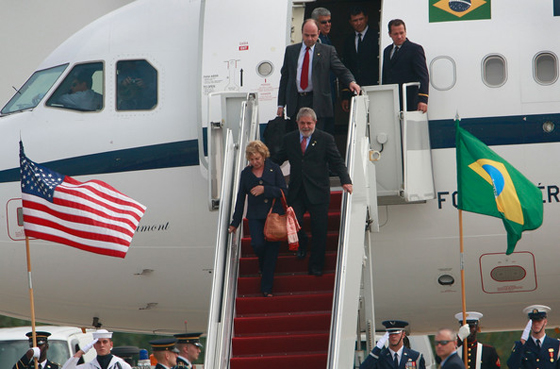 دي سيلفا.. من مسح الأحذية وبيع الخضار إلى رئاسة الجمهورية  صورة رقم 11