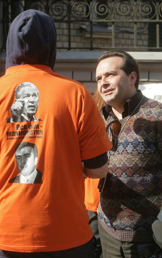 إستئجار عارضة لتصوير افلام مخلة بالاداب مع معارضي بوتين! صورة رقم 2 إستئجار عارضة لتصوير افلام مخلة بالاداب مع معارضي بوتين! صورة رقم 2