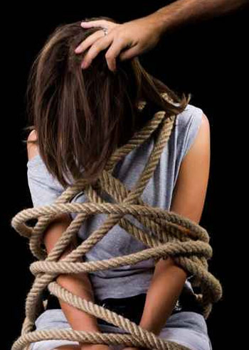 دهسوا الطفل وإختطفوا المرأة تستراً! صورة رقم 1