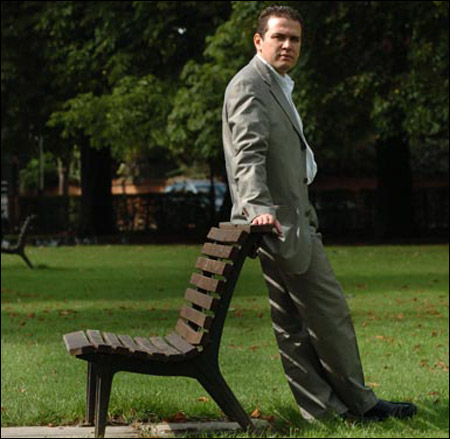 برّيء من أحداث 11 سبتمبر وسيتقاضى مليوني جنيه استرليني صورة رقم 2 برّيء من أحداث 11 سبتمبر وسيتقاضى مليوني جنيه استرليني صورة رقم 2