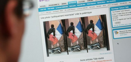 صورة شخص يمسح مؤخرته بعلم فرنسا تثير جدلا وغضباً عارماً! صورة رقم 3 صورة شخص يمسح مؤخرته بعلم فرنسا تثير جدلا وغضباً عارماً! صورة رقم 3