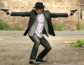 السعودية: مريض نفسي يوقف المارة من اجل طلب عروس!! صورة رقم 1