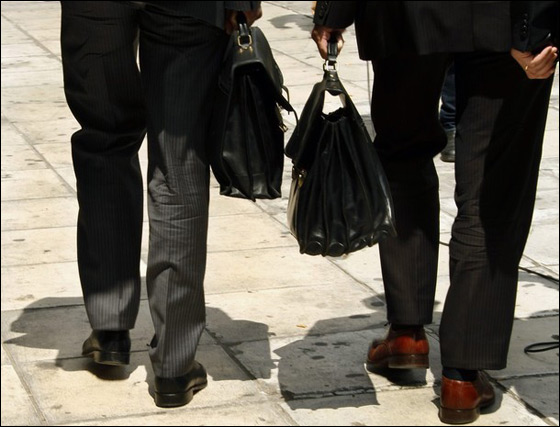 تراجع حاد في بورصات اوروبا وامريكا بسبب ازمة اليونان صورة رقم 1