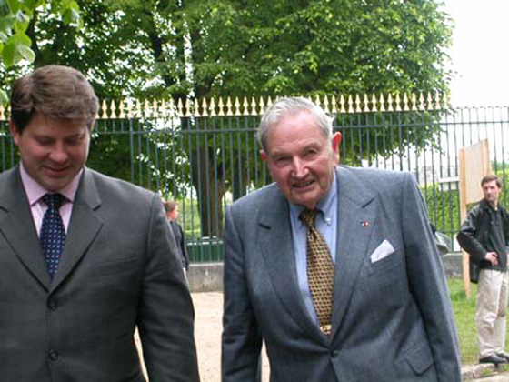 مزاد علني في نيويورك لانقاذ الكرة الارضية من الملوثات صورة رقم 6 مزاد علني في نيويورك لانقاذ الكرة الارضية من الملوثات صورة رقم 6