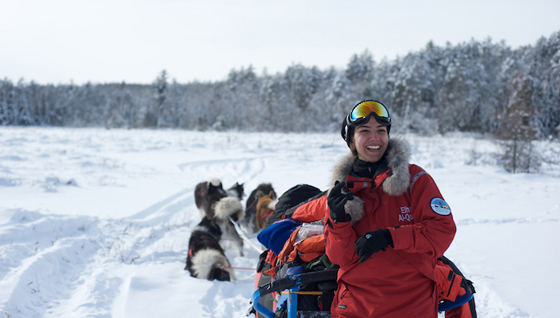 إلهام القاسمي تقف على رأس العالم بشكل رسمي!! صورة رقم 2 إلهام القاسمي تقف على رأس العالم بشكل رسمي!! صورة رقم 2