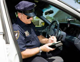 الشرطة البريطانية تنفق نصف وقتها في الاعمال المكتبية! صورة رقم 1 الشرطة البريطانية تنفق نصف وقتها في الاعمال المكتبية! صورة رقم 1