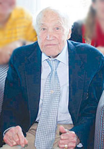 وفاة طيار الملك عبدالعزيز عن عمر يناهز المائة وسنتين!  صورة رقم 1