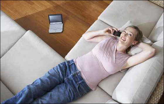 أراد أن يهدي حبيبته هاتف خلوي فسجن! صورة رقم 1