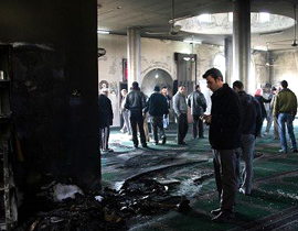 بعد مسجد ياسوف مستوطنون يضرمون النار بمسجد في نابلس صورة رقم 1 بعد مسجد ياسوف مستوطنون يضرمون النار بمسجد في نابلس صورة رقم 1