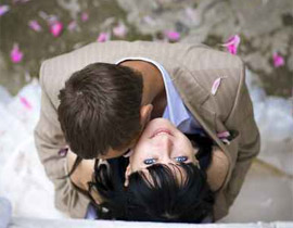 هل كل من يقبّل العروس يقتل؟! ابن عم العريس قبل العروس فقتل! صورة رقم 1 هل كل من يقبّل العروس يقتل؟! ابن عم العريس قبل العروس فقتل! صورة رقم 1