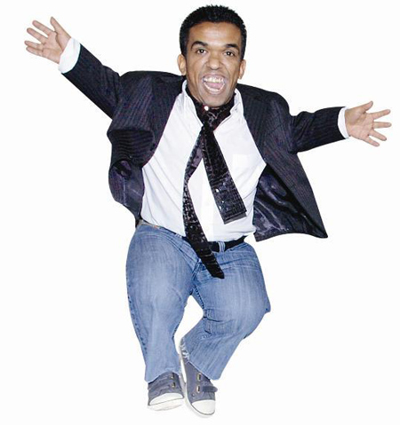 كوكو: طوله متر واحد لكن أحلامه بعرض السماء والأرض! صورة رقم 4