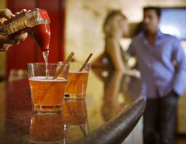 نادل في ملهى بالقدس قدم للفتيات مخدر الاغتصاب واغتصبهن صورة رقم 1