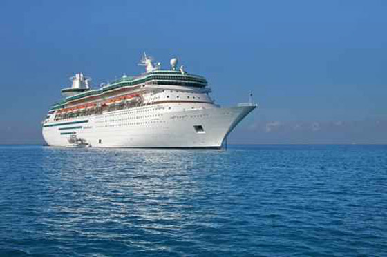 مصر غرمت سفينة روسية بعد تلويثها شواطىء المدينة صورة رقم 1