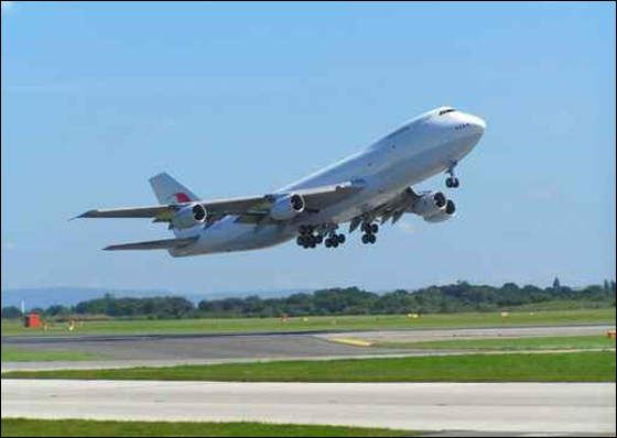 هبوط اضطراري لطائرة هندية بسبب البرقع! صورة رقم 1 هبوط اضطراري لطائرة هندية بسبب البرقع! صورة رقم 1