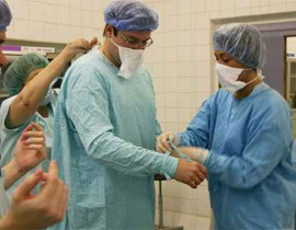 جراح مصري يسرق خصية طفل بحجة التحاليل!  صورة رقم 1