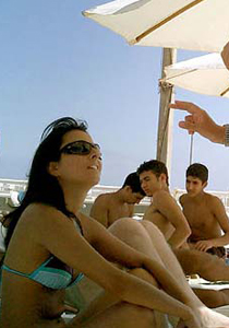 قانون يحظر على النساء اللبنانيات ارتداء الشورت والمايوه المثير! صورة رقم 1 قانون يحظر على النساء اللبنانيات ارتداء الشورت والمايوه المثير! صورة رقم 1