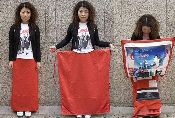 نهاية اغتصاب اليابانيات.. فتيات يتحوّلن إلى ماكنات كوكاكولا! صورة رقم 2 نهاية اغتصاب اليابانيات.. فتيات يتحوّلن إلى ماكنات كوكاكولا! صورة رقم 2