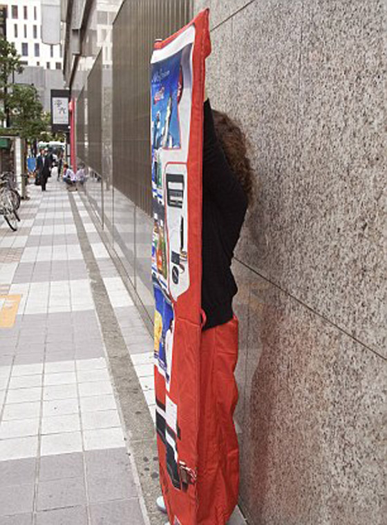 نهاية اغتصاب اليابانيات.. فتيات يتحوّلن إلى ماكنات كوكاكولا! صورة رقم 4 نهاية اغتصاب اليابانيات.. فتيات يتحوّلن إلى ماكنات كوكاكولا! صورة رقم 4