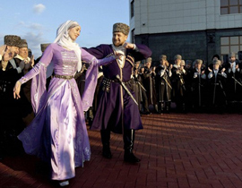 الرئيس الشيشاني لا يملك سيارة ومساحة شقته 36 متراً مربعاً  صورة رقم 1