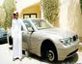 تعطلت سيارته منذ 18 عام في الصحراءا فحولها الى منزل! صورة رقم 1