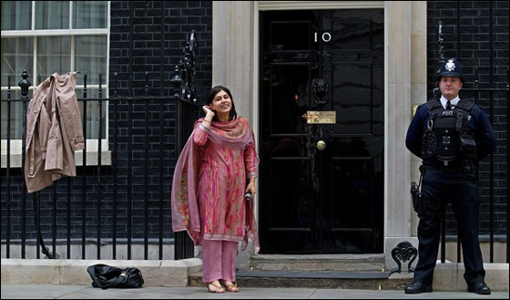 لاول مرة في تاريخ الحكومة البريطانية: وزيرة مسلمة!!  صورة رقم 2