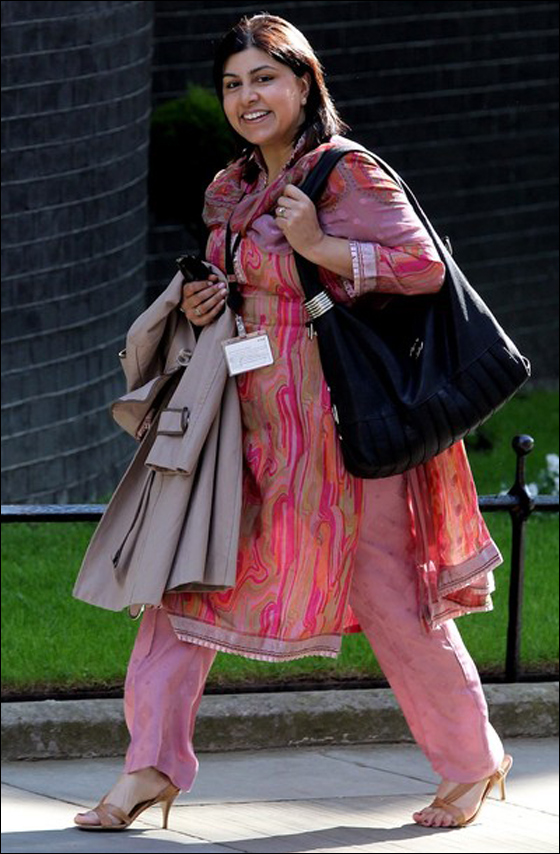 لاول مرة في تاريخ الحكومة البريطانية: وزيرة مسلمة!!  صورة رقم 4