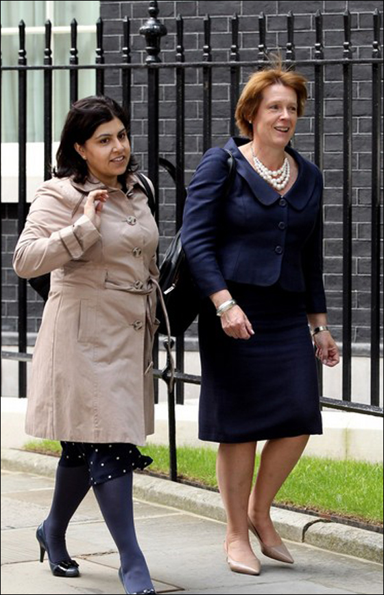 لاول مرة في تاريخ الحكومة البريطانية: وزيرة مسلمة!!  صورة رقم 9