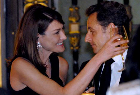 كارلا بروني تصعق ميشال أوباما بحديثها عن النوع!!  صورة رقم 3