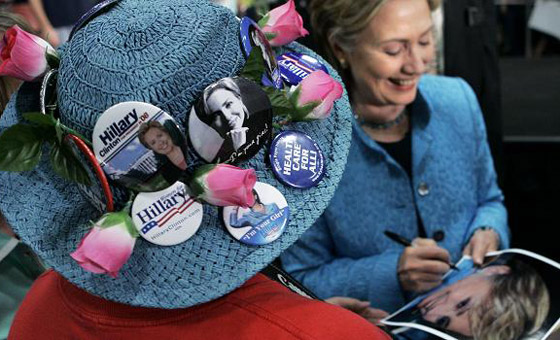 كلينتون يعرض نفسه لمن يتبرع لتسديد ديون زوجته!!  صورة رقم 7