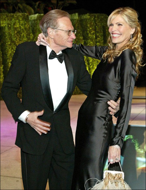 لاري كينغ يتوقف عن إجراءات طلاقه الثامن!!  صورة رقم 6