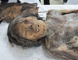 العثور على مومياء امرأة تعود إلى منتصف القرن الـ 16  صورة رقم 1