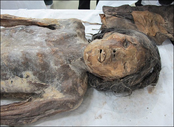 العثور على مومياء امرأة تعود إلى منتصف القرن الـ 16  صورة رقم 2