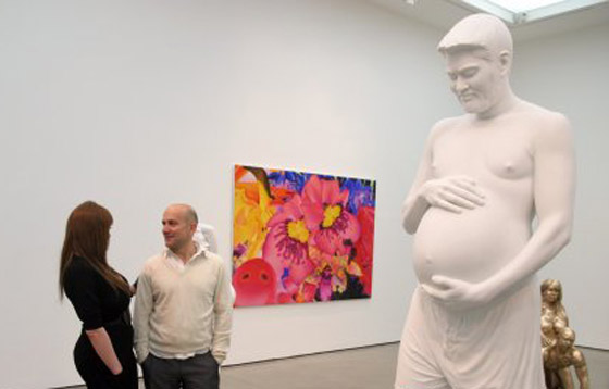 جاكسون وأندرسون الوجه الحقيقي خلف تمثال من البرونز  صورة رقم 2