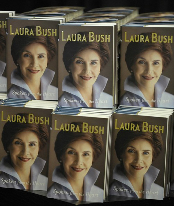 زوجة جورج بوش تؤيد حق زواج المثليين النوعيين والإجهاض!   صورة رقم 3