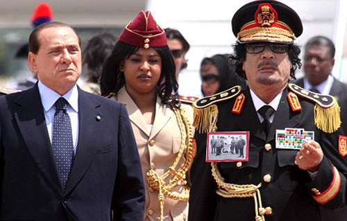 حارسات القذافي وإبنه مشهد لم يألفه العالم من قبل!! صورة رقم 5 حارسات القذافي وإبنه مشهد لم يألفه العالم من قبل!! صورة رقم 5