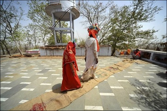 في يوم ميمون.. 50 ألف حفل زفاف!!!   صورة رقم 3