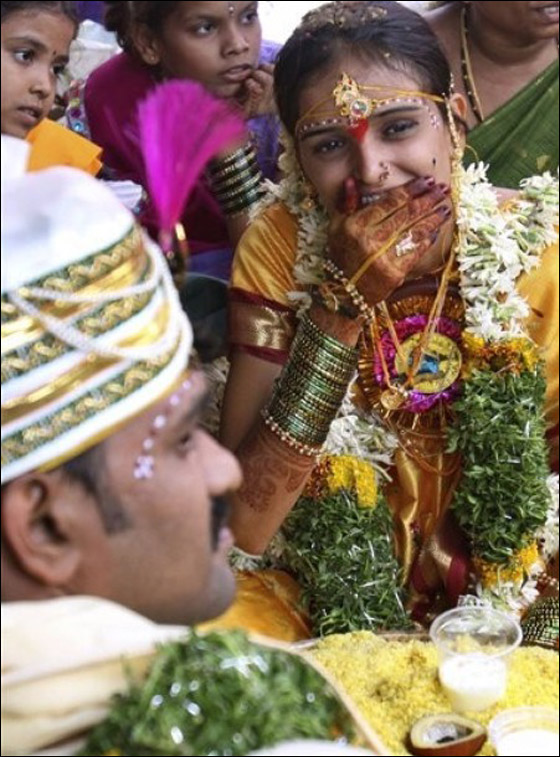 في يوم ميمون.. 50 ألف حفل زفاف!!!   صورة رقم 7