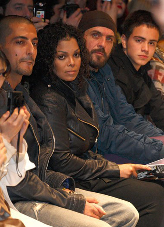 شقيقة مايكل جاكسون تواعد رجل أعمال قطري!!  صورة رقم 6