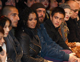 شقيقة مايكل جاكسون تواعد رجل أعمال قطري!!  صورة رقم 1