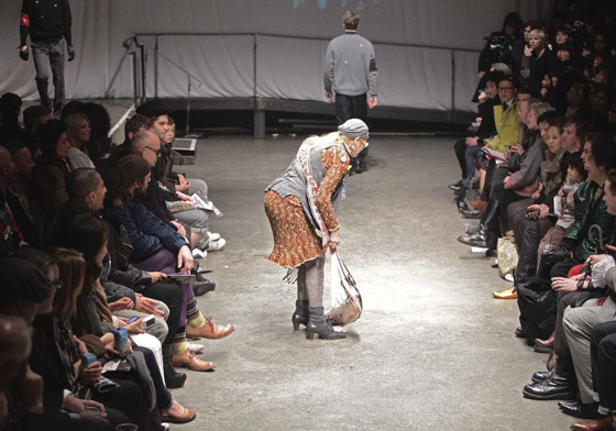 شقيقة مايكل جاكسون تواعد رجل أعمال قطري!!  صورة رقم 11