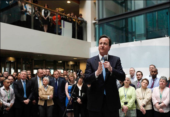 ما هي صلة القرابة بين الرئيس البريطاني والنبي موسى؟!!  صورة رقم 9