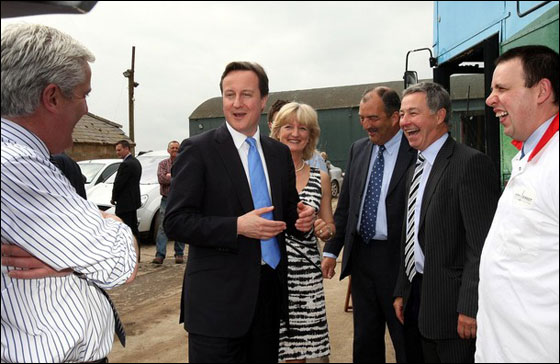 ما هي صلة القرابة بين الرئيس البريطاني والنبي موسى؟!!  صورة رقم 8