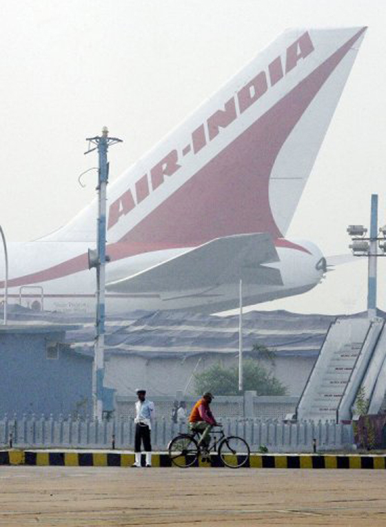 كارثة جديدة.. 160 قتيلاً بتحطم طائرة هندية بمطار مانغلور!!  صورة رقم 11